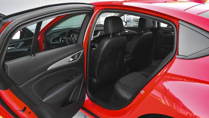 Opel Insignia Grand Sport 1.6 CDTi Business Edition Automatic Image 9