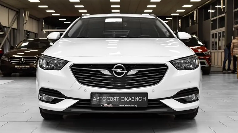 Opel Insignia Sports Tourer 1.6 CDTi Automatic Image 2