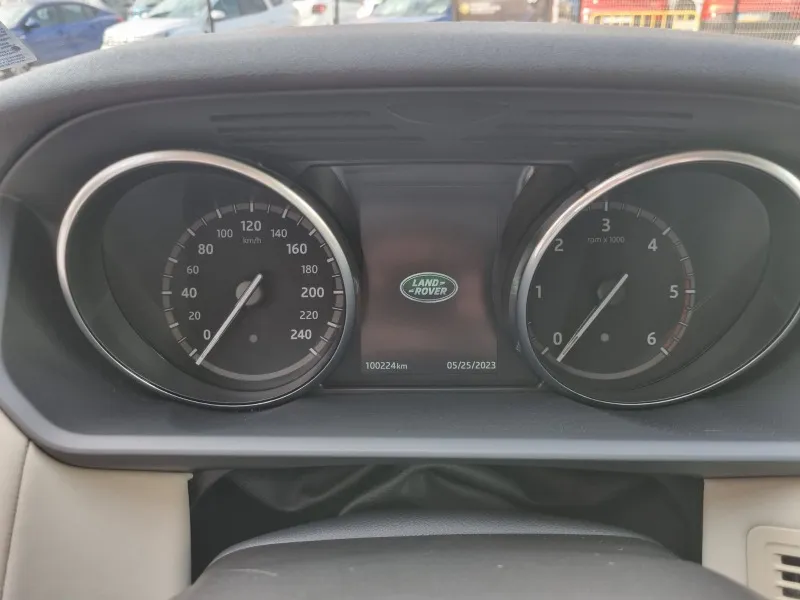 Land Rover Discovery 3.0 Дизел 258 hp 4x4 Image 8