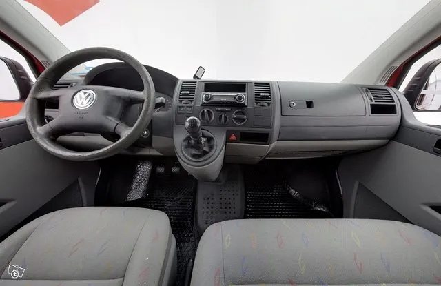 Volkswagen Transporter Trendline umpipak. 1,9 TDI 62 kW - VALMIINA KOVAAN AJOON Image 9